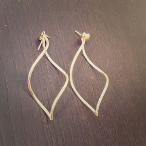 Twirly gold earrings